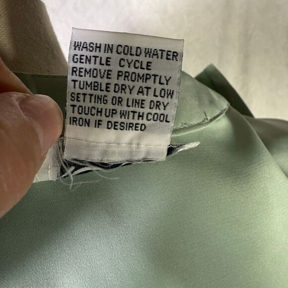 Vintage Koret Sage Green Hidden Button Embroidered Short Sleeve Blouse - Picture 6 of 6